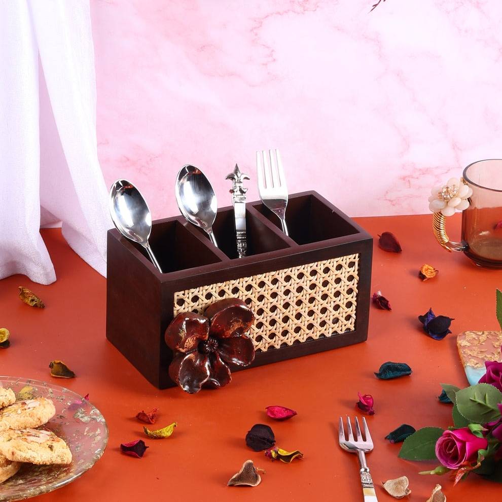 Wicker Floral Utensil Holder