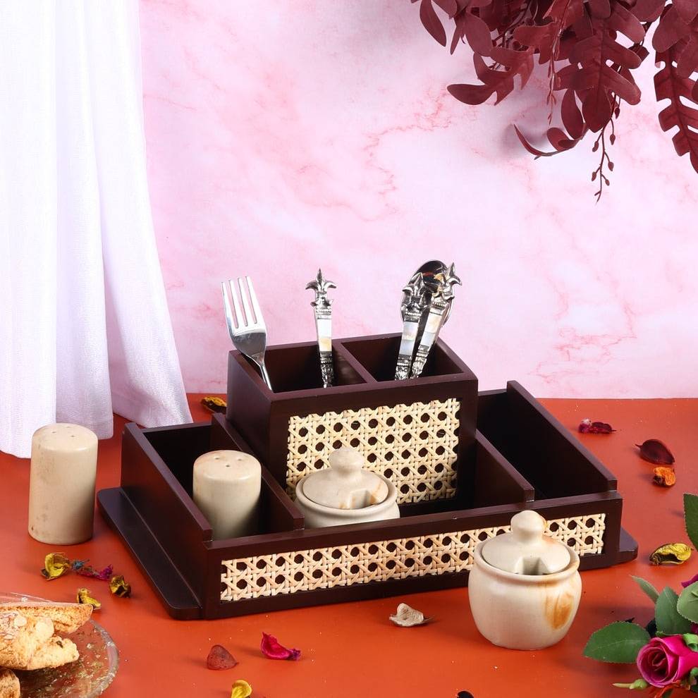 Cane Dinning Organiser