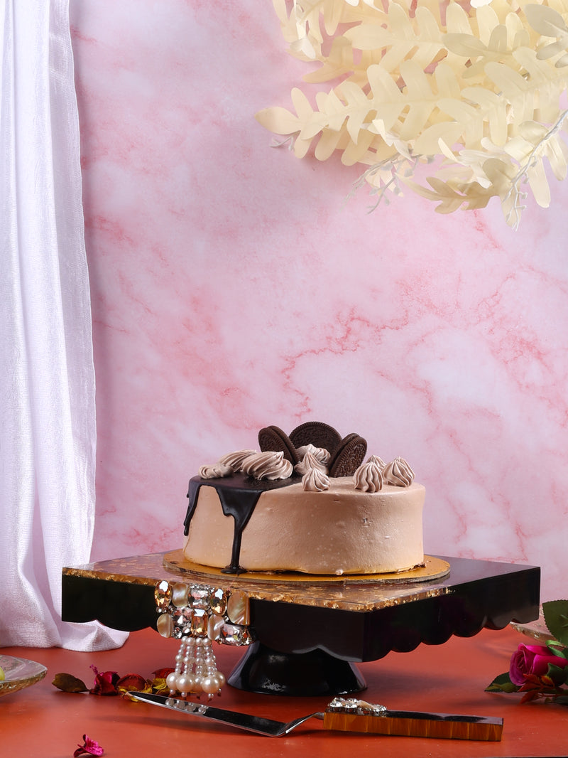 Black Square Resin Cake Stand With Spatula