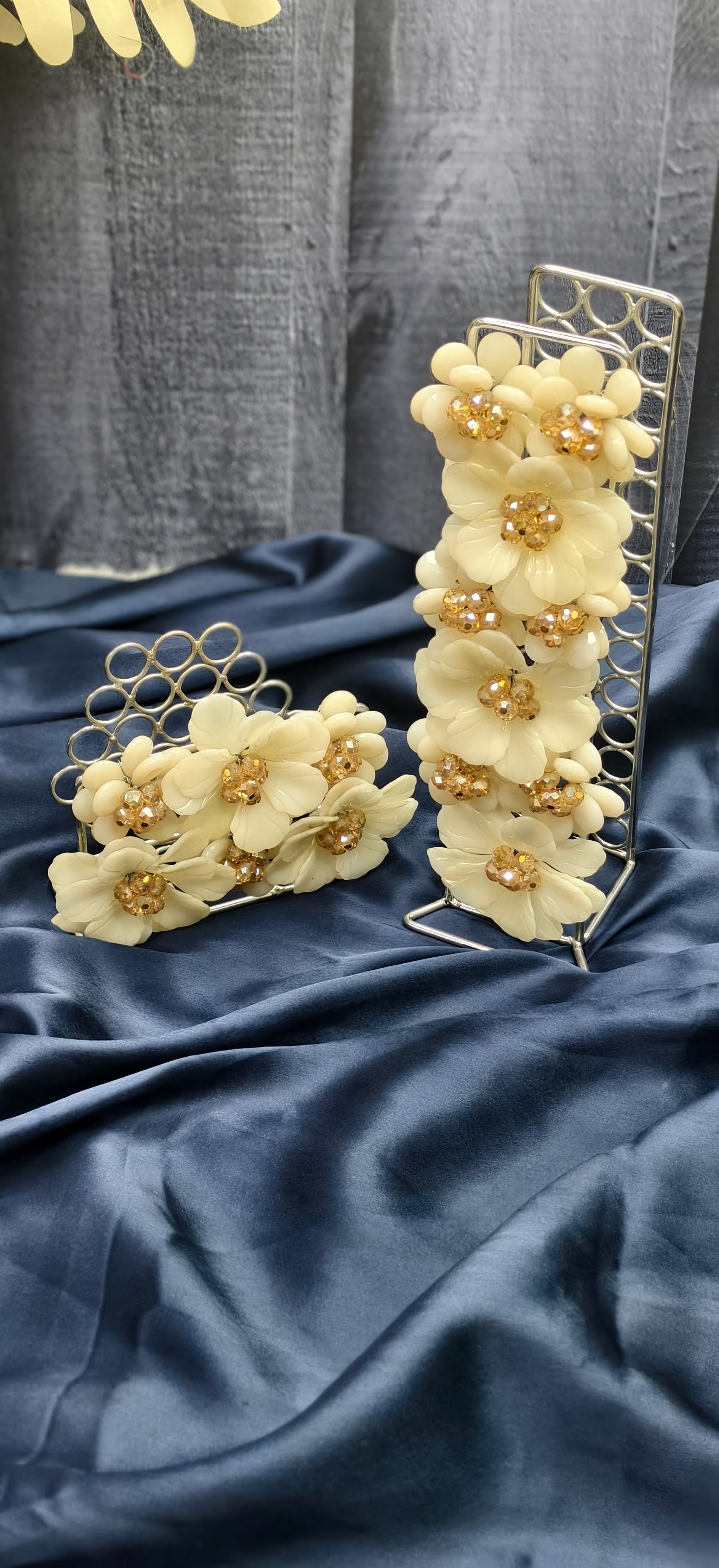 Tissue & Towel Stand