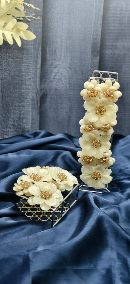 Tissue & Towel Stand