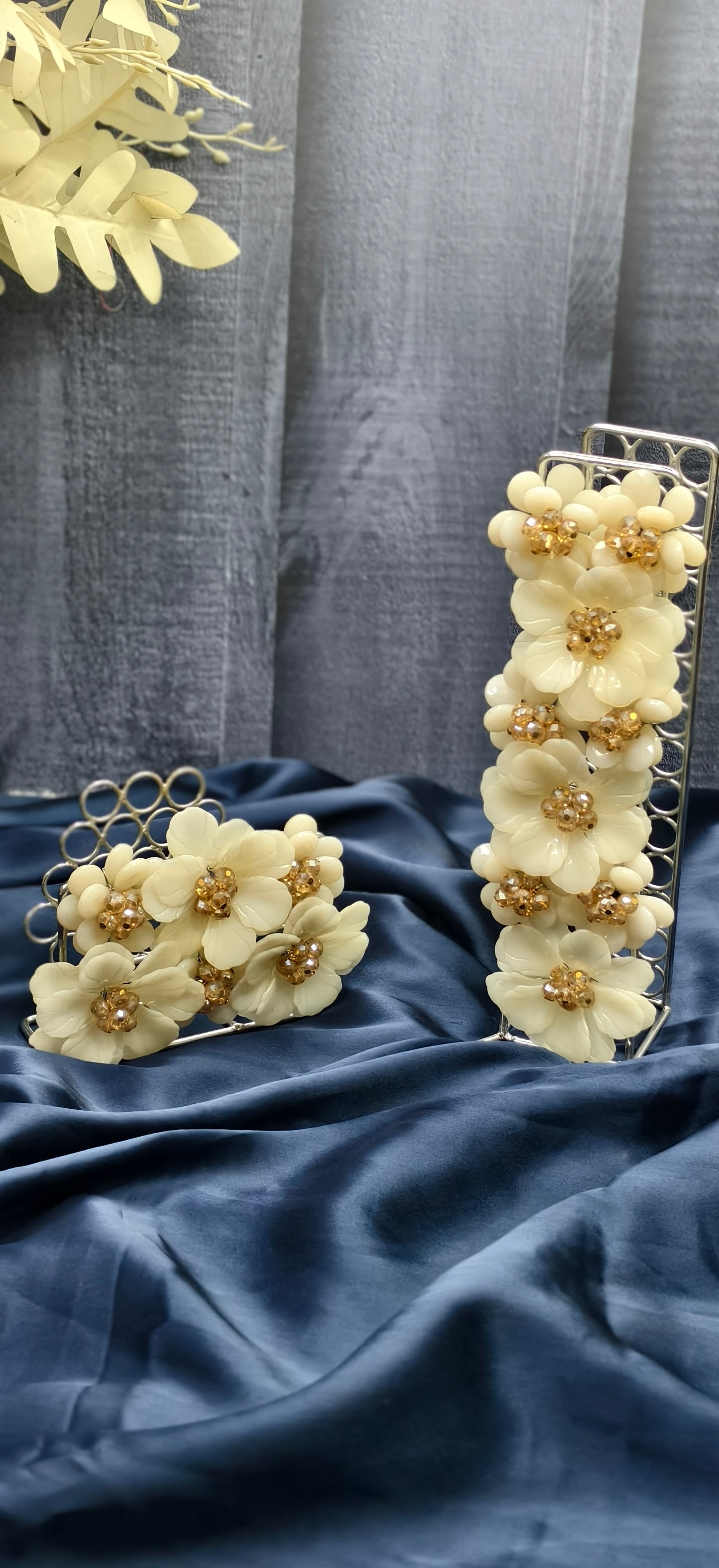 Tissue & Towel Stand