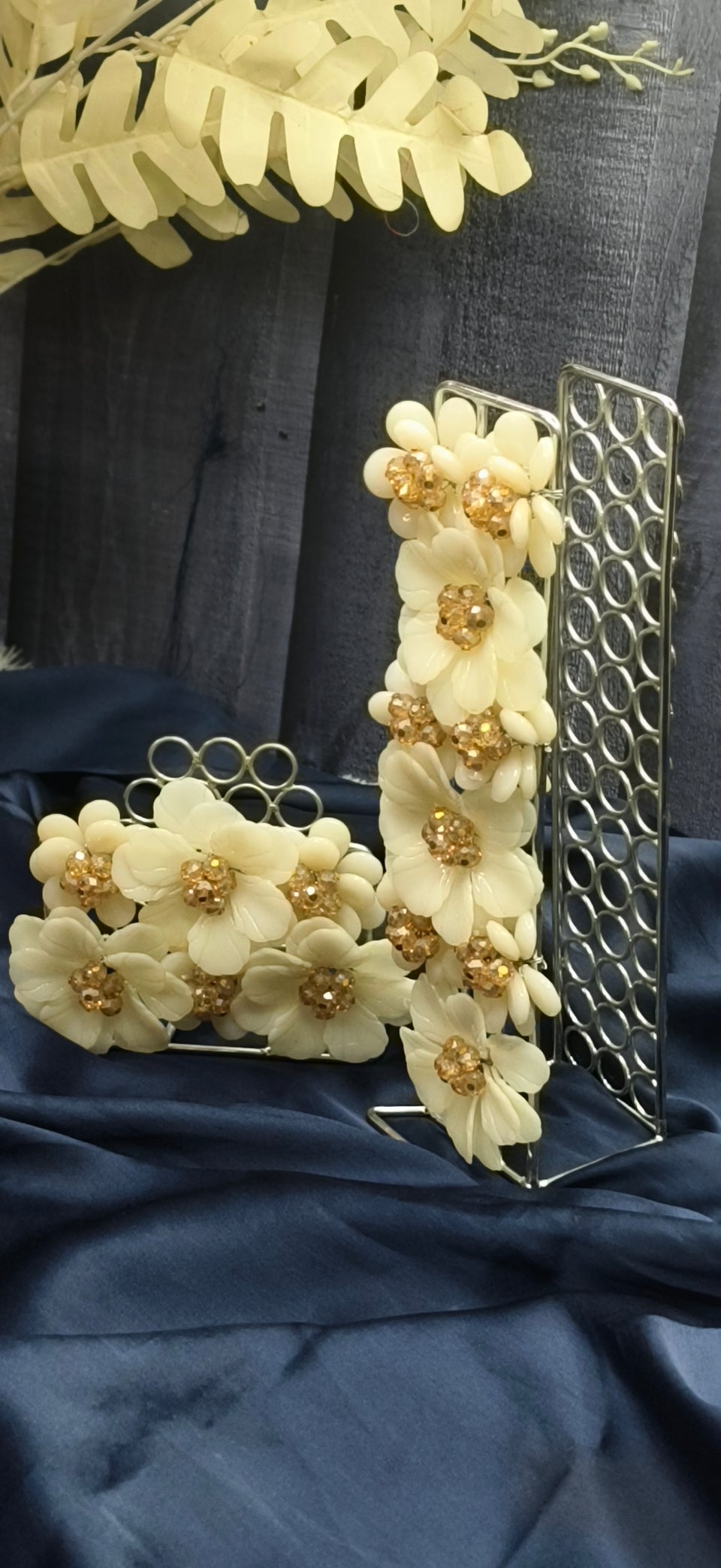 Tissue & Towel Stand